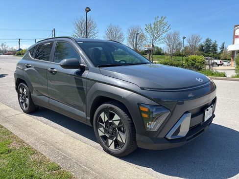 Used 2024 Hyundai Kona SEL image 2