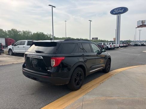 Used 2020 Ford Explorer XLT w/ Comfort Package image 5