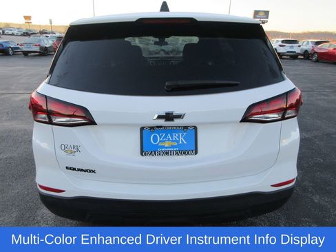 Used 2024 Chevrolet Equinox LS w/ LS Convenience Package image 4