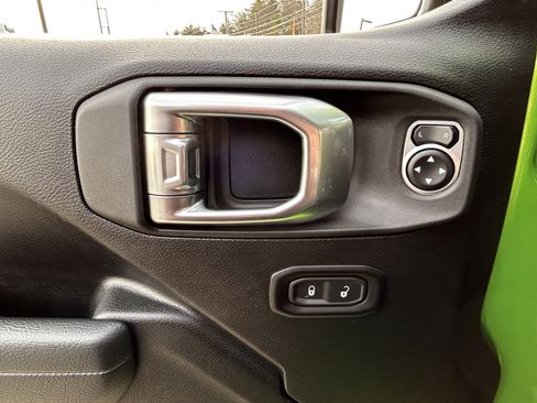 Certified 2025 Jeep Wrangler Sport S image 20