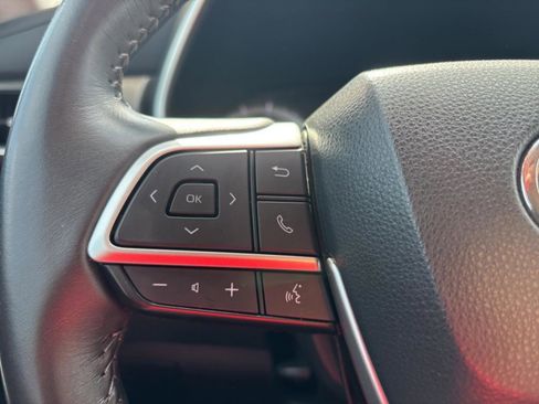 Certified 2024 Toyota Highlander XLE image 15