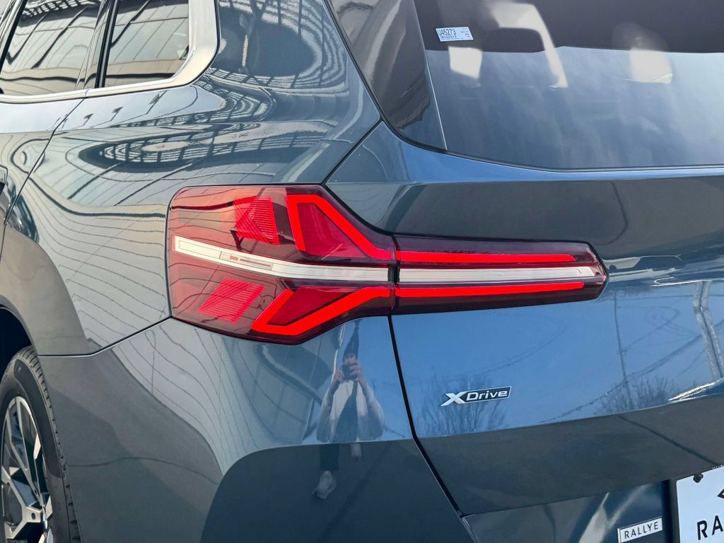 Certified 2025 BMW X3 xDrive30i w/ Premium Package AWD/4WD image 10