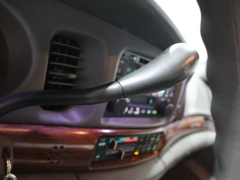 Used 2004 Buick Le Sabre Custom FWD image 30