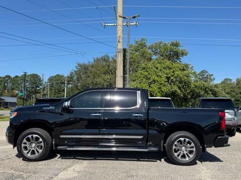 Used 2024 Chevrolet Silverado 1500 High Country w/ Technology Package AWD/4WD image 4