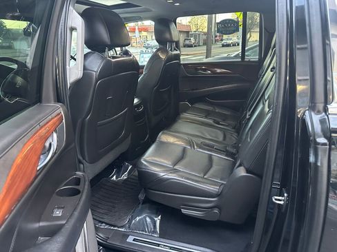 Used 2015 Cadillac Escalade ESV Luxury AWD/4WD image 13