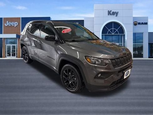 Used 2022 Jeep Compass Altitude w/ Sun and Sound Group image 10