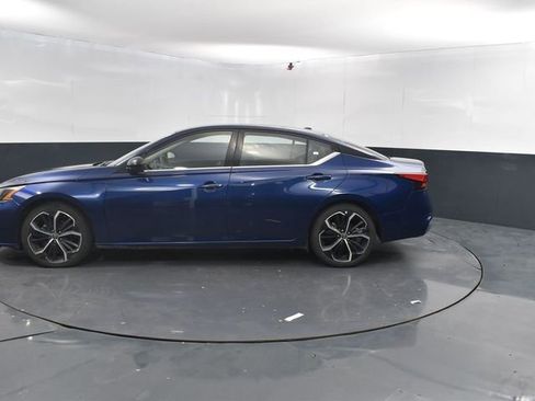 Used 2023 Nissan Altima 2.5 SR image 5