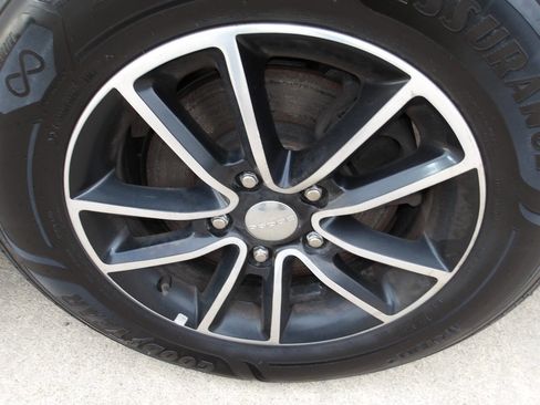 Used 2018 Dodge Grand Caravan GT image 27