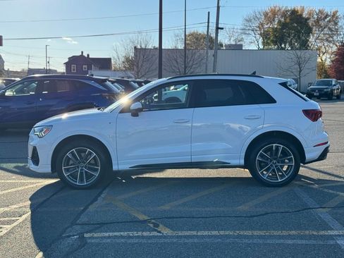 Used 2023 Audi Q3 2.0T Premium Plus image 2