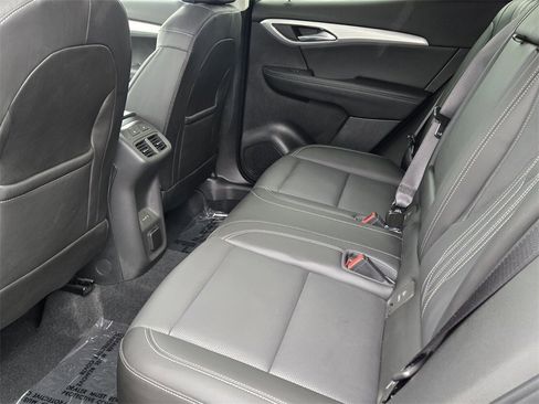 Used 2024 Buick Envision Avenir image 11