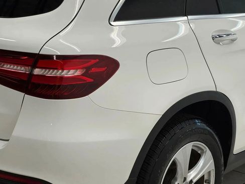 Used 2018 Mercedes-Benz GLC 300 w/ Premium Package image 10