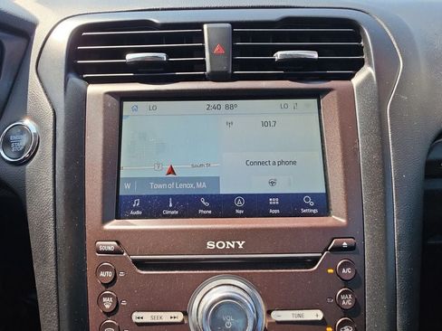 Used 2020 Ford Fusion Titanium AWD/4WD image 17