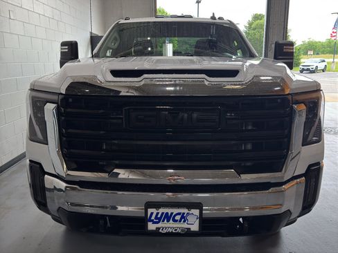 Used 2025 GMC Sierra 2500 Pro AWD/4WD image 8