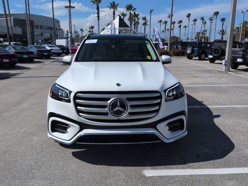 Used 2026 Mercedes-Benz GLS 450 4MATIC image 9