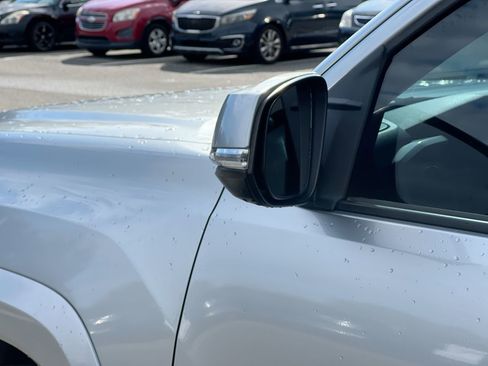 Used 2022 Toyota Tacoma SR5 image 10