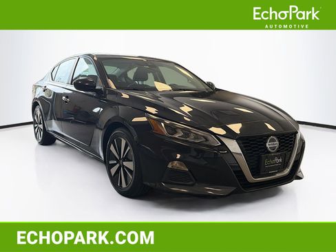 Used 2021 Nissan Altima 2.5 SV image 1