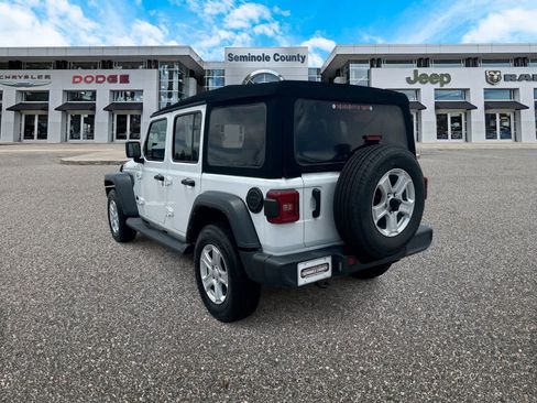 Used 2022 Jeep Wrangler Unlimited Sport AWD/4WD image 6