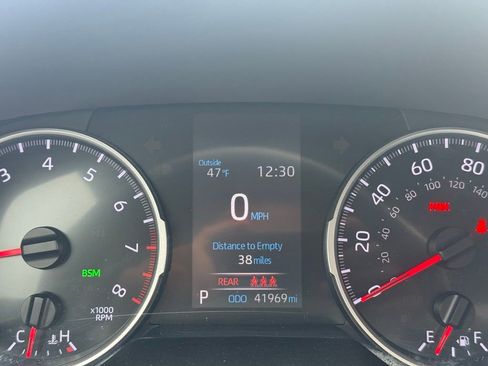 Used 2020 Toyota RAV4 XLE w/ XLE Grade Weather Package image 27