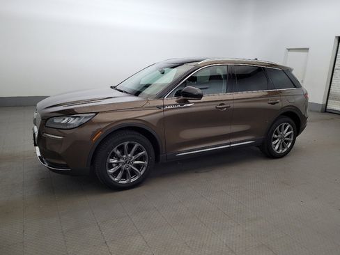 Used 2022 Lincoln Corsair AWD w/ Premium Package image 2