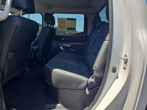 Used 2022 Toyota Tundra SR5 w/ SR5 Premium Package AWD/4WD image 18