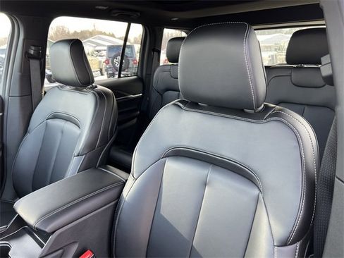 New 2025 Jeep Grand Cherokee Limited w/ Trailer Tow Package image 12