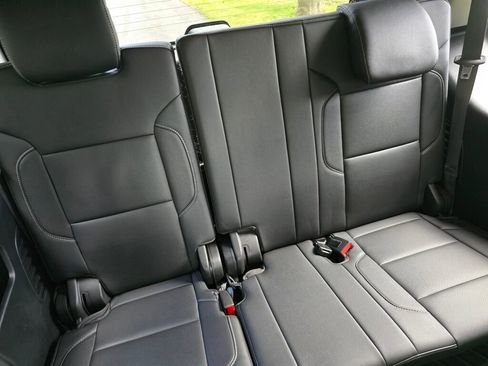 Used 2019 Chevrolet Tahoe Premier image 16