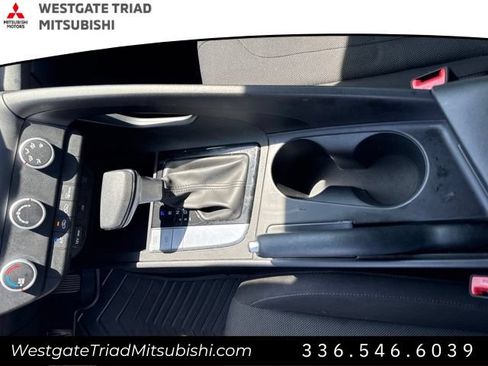 Used 2024 Hyundai Elantra SE FWD image 8