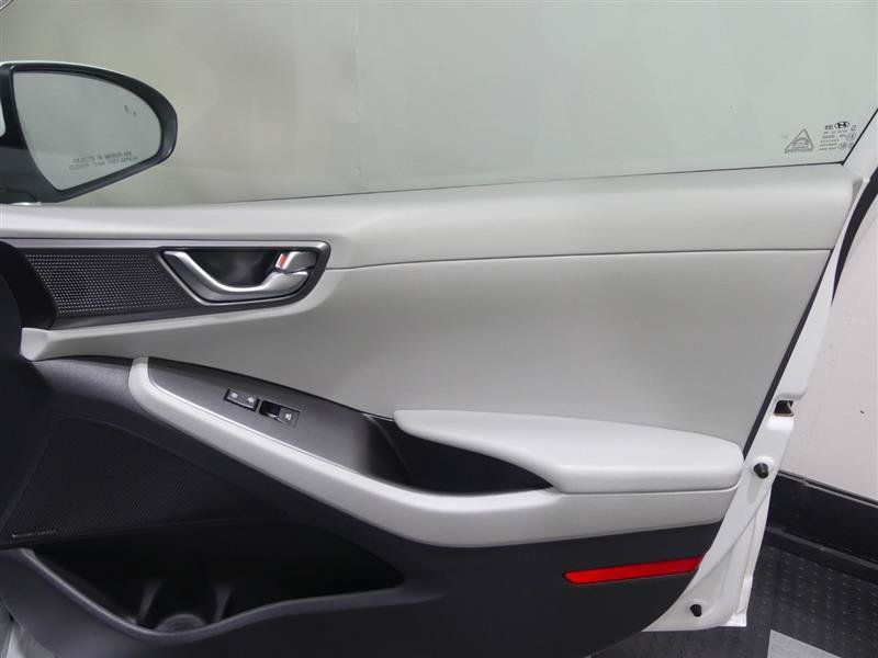 Used 2020 Hyundai Ioniq Limited FWD image 19