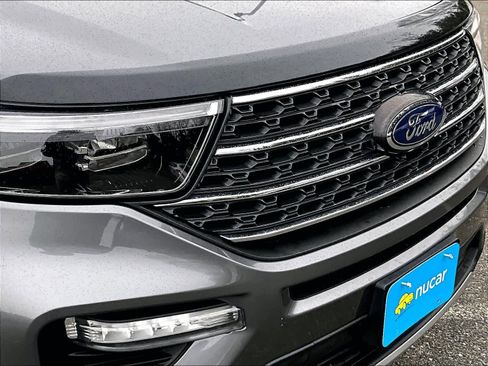 Used 2022 Ford Explorer XLT w/ Equipment Group 202A image 33