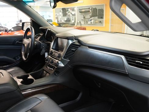 Used 2018 Chevrolet Suburban LT AWD/4WD image 29
