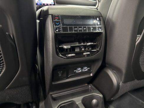 Used 2025 Jeep Grand Cherokee L Limited image 15