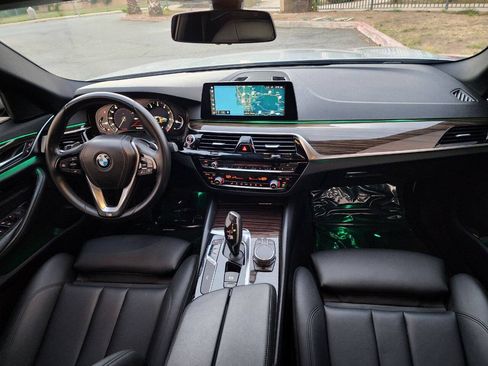 Used 2018 BMW 530i RWD image 12