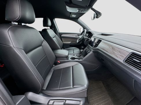 Used 2021 Volkswagen Atlas Cross Sport SE w/ Luggage Net & Mats Package image 19