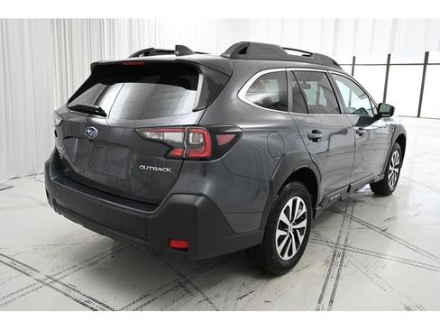 Used 2024 Subaru Outback Premium image 7