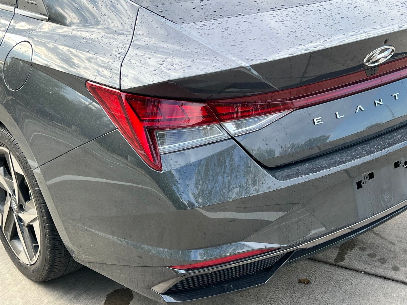 Certified 2023 Hyundai Elantra Limited w/ Preferred Accessory Package FWD image 13