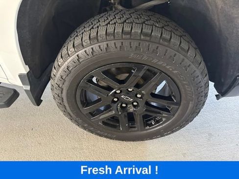 Used 2024 Chevrolet Silverado 1500 Custom Trail Boss AWD/4WD image 21