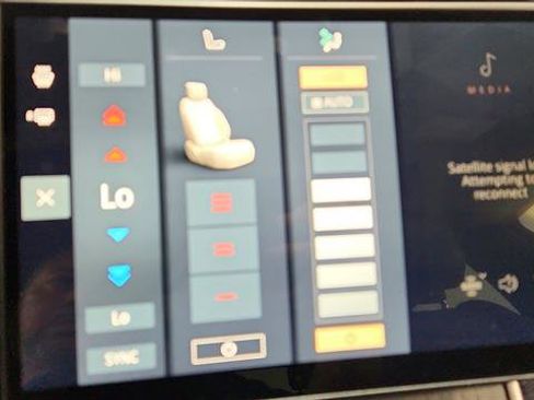 Used 2024 Land Rover Range Rover Evoque Dynamic SE image 18