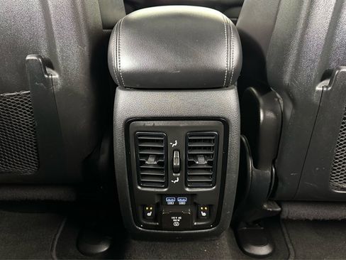 Used 2022 Dodge Durango GT image 35