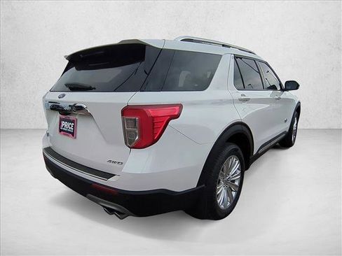 Used 2023 Ford Explorer King Ranch w/ Technology Package image 5