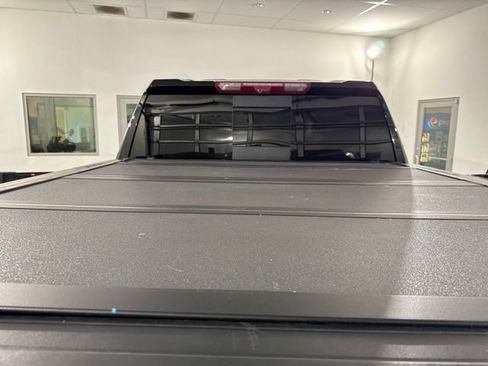 Used 2024 GMC Sierra 1500 AT4X AWD/4WD image 10