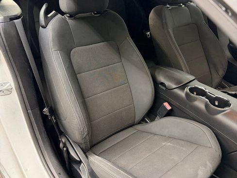 Used 2016 Ford Mustang V6 Convertible image 27