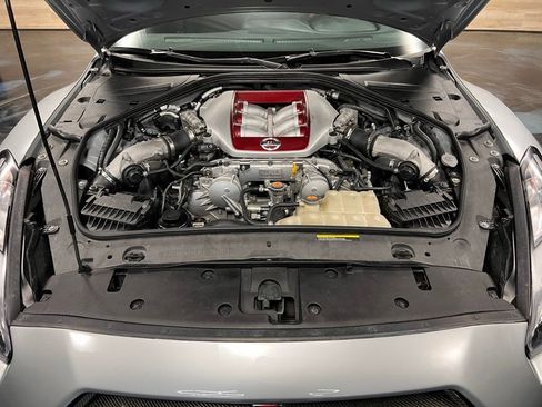 Used 2016 Nissan GT-R Black Edition AWD/4WD image 13