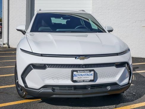 New 2026 Chevrolet Equinox EV LT image 11