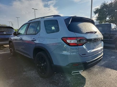 Used 2025 Honda Pilot Black Edition image 6