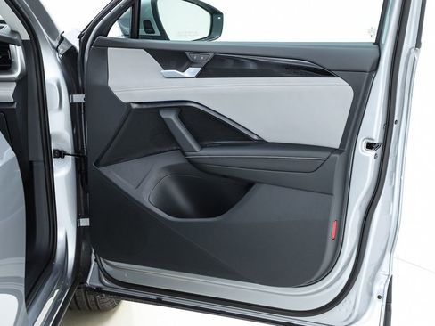 New 2026 Volkswagen Tiguan SE image 71