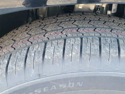 New 2026 Cadillac Vistiq Sport image 12