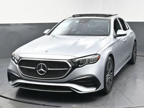Used 2024 Mercedes-Benz E 350 4MATIC Sedan w/ Leather Package image 9