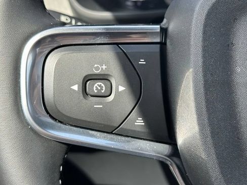 Used 2025 Volvo XC40 B5 Plus AWD/4WD image 16