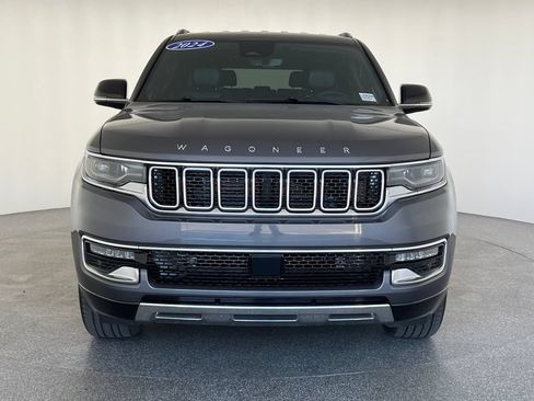 Used 2024 Jeep Wagoneer L Series III w/ Flexible Seating Group AWD/4WD image 10