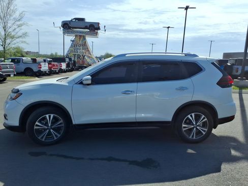 Used 2020 Nissan Rogue SV w/ Sun & Sound Touring Package image 6